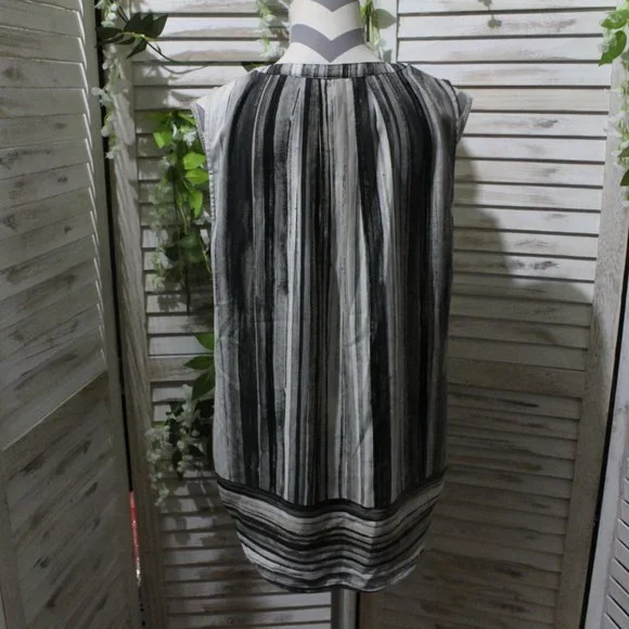 apt 9 sleeveless striped blouse (520) - Picture 3 of 7